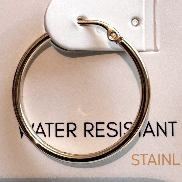 ⚡️Stunning One of a Kind Brand New Ellie Vail Laurette Medium Hoop Earrings ⚡️ - Picture 11 of 15